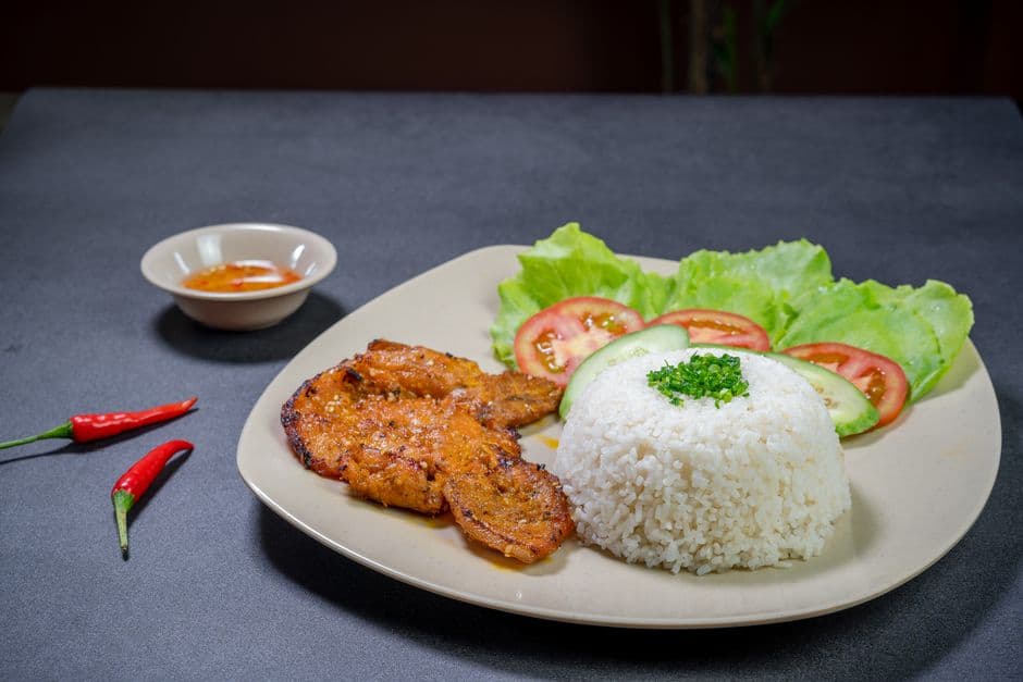 Lámaná ryža cơm tấm (Cơm tấm)