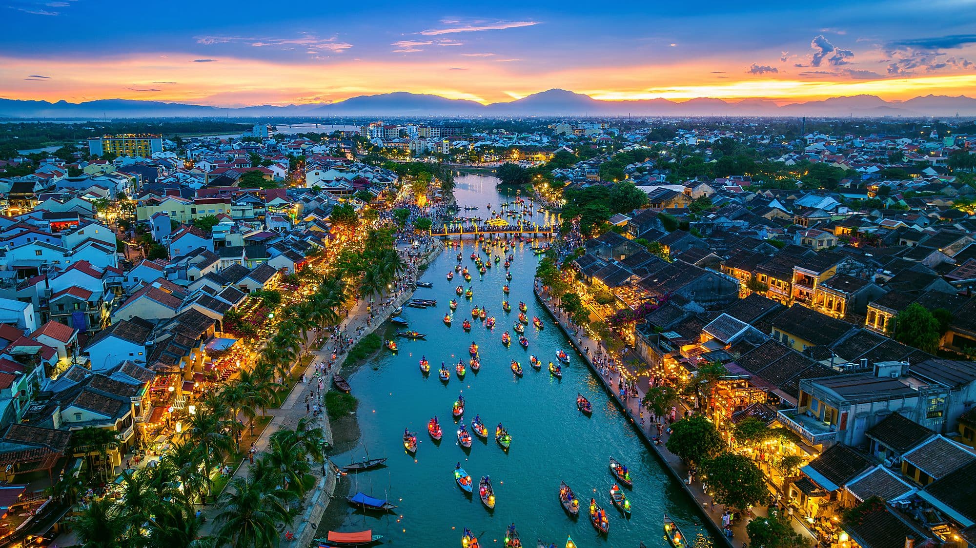 Hoi An Lantern Festival — splnová noc — Hoi An